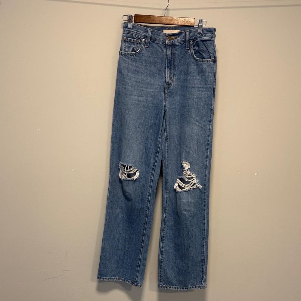 Levi’s High Waisted Straight Jeans – Size 25